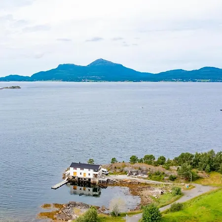 Skjevlingsnes Sjohus Casa vacanze *
